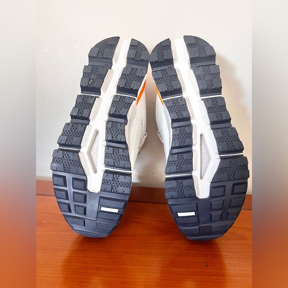 On Cloud Trax hiking boots women’s walking shoes size 8.5 - Picture 7 of 7